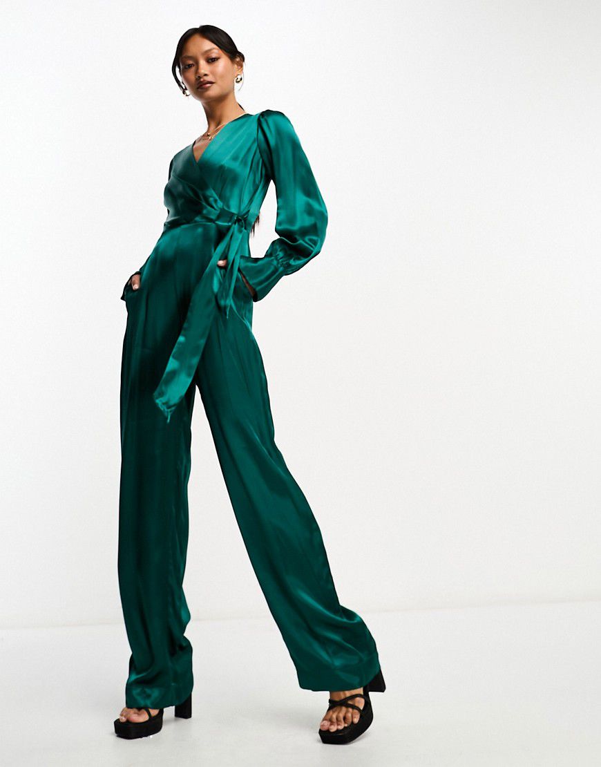 Tuta jumpsuit smeraldo in raso a portafoglio e a fondo ampio - Closet London - Modalova