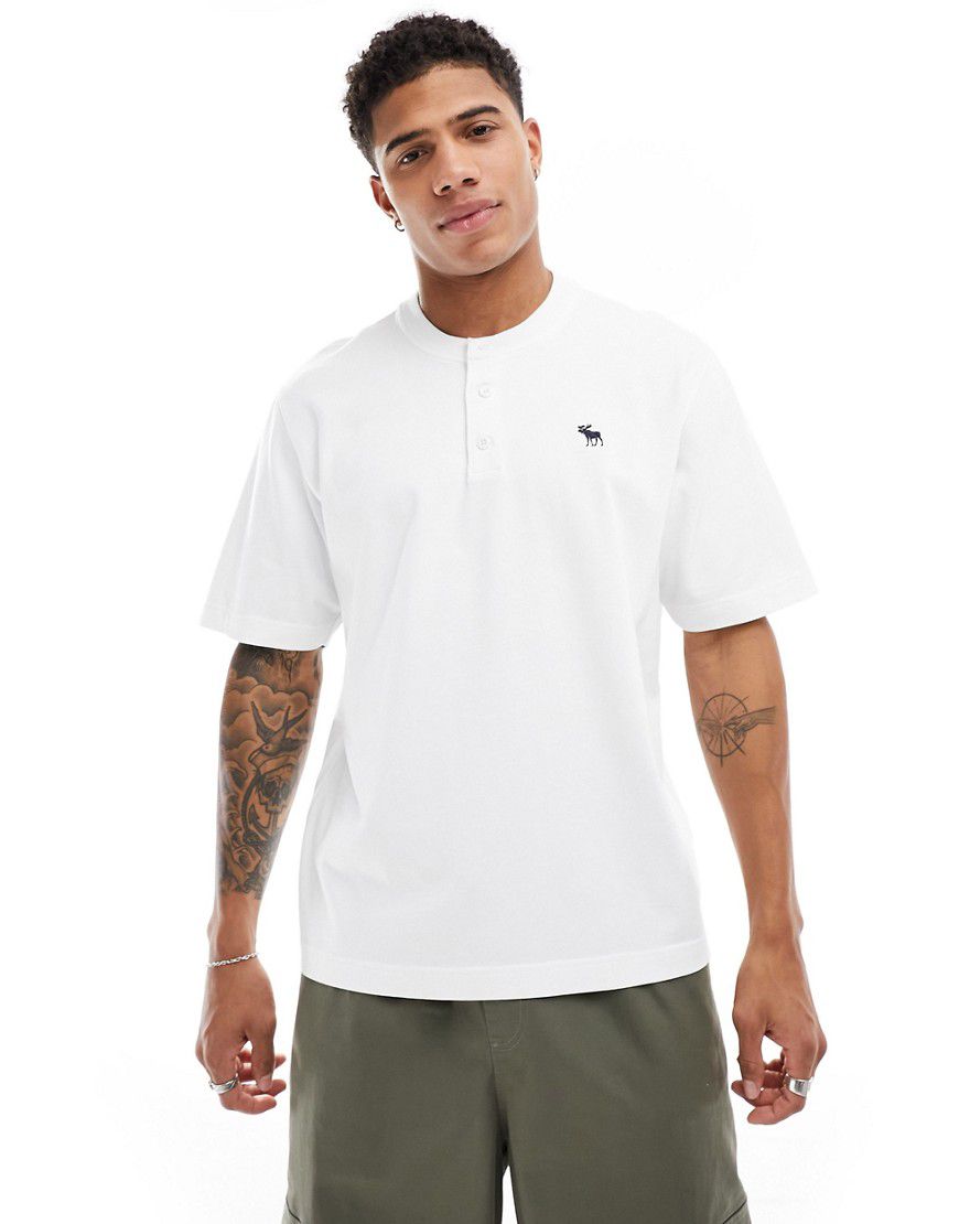 Icon - T-shirt bianca pesante con logo e scollo serafino - Abercrombie & Fitch - Modalova