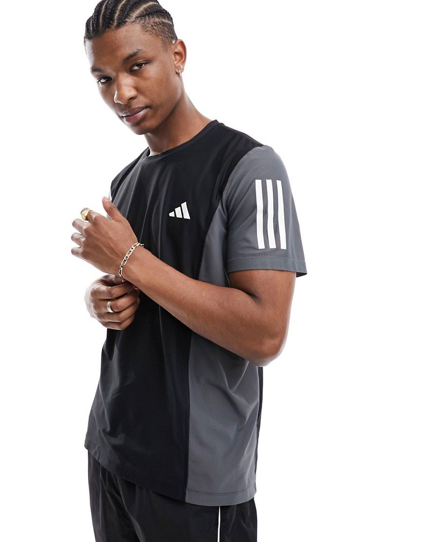 Adidas Running - Own The Run - T-shirt nera colorblock - adidas performance - Modalova