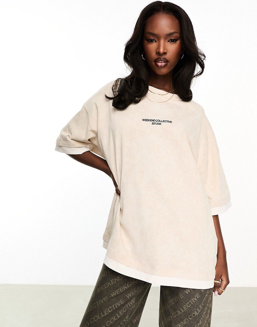 T-shirt a maniche corte doppio strato color sabbia slavato con logo - ASOS WEEKEND COLLECTIVE - Modalova