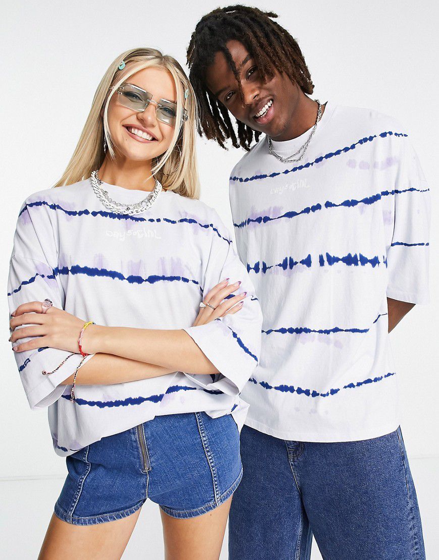 ASOS Daysocial - T-Shirt unisex oversize a righe tie-dye - ASOS DESIGN - Modalova