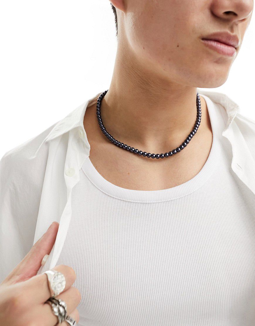 Collana con perle sintetiche scure - ASOS DESIGN - Modalova