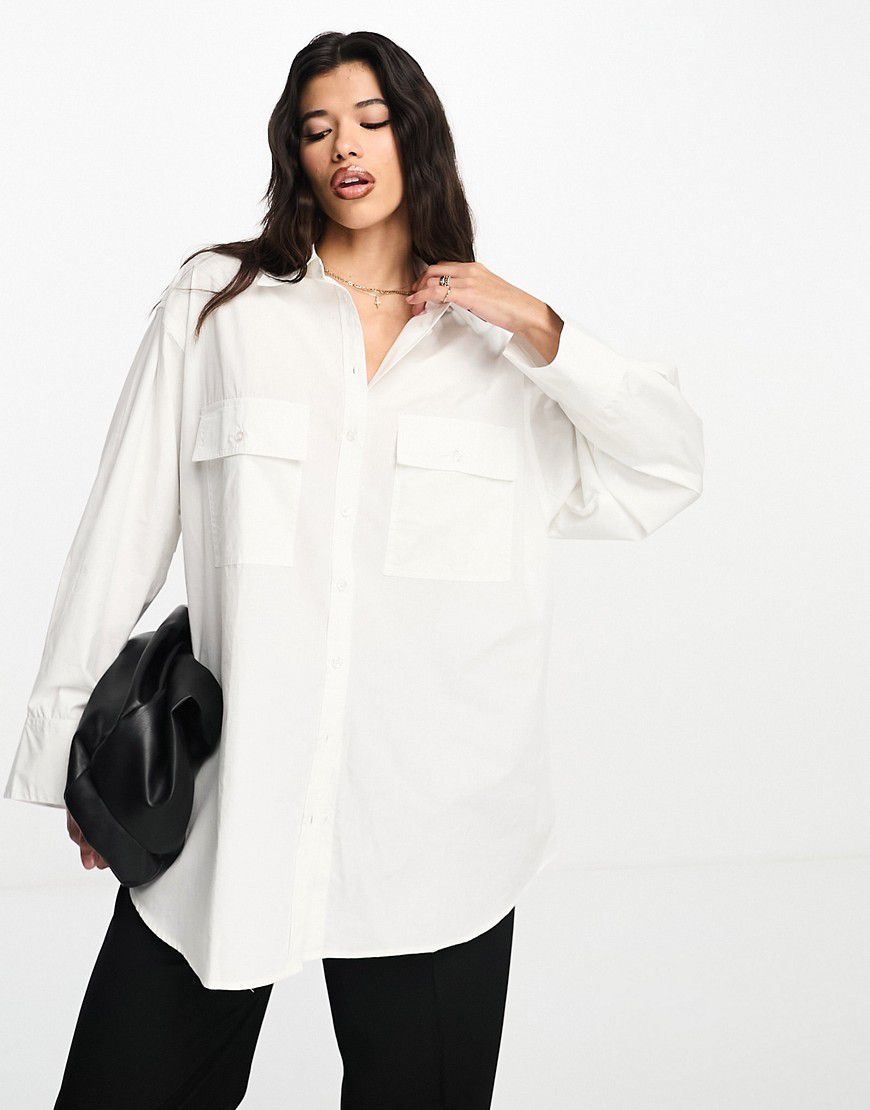 Camicia oversize bianca con polsini ampi - ASOS DESIGN - Modalova