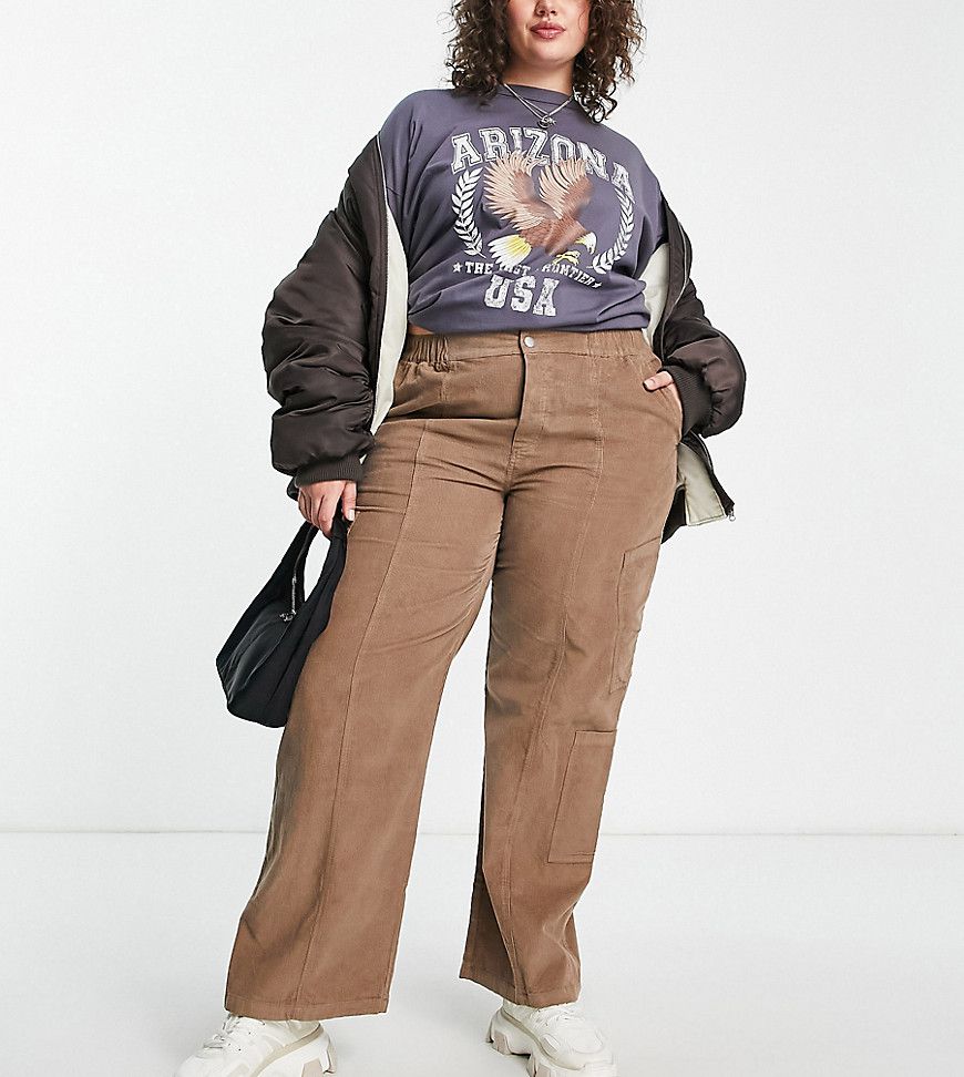ASOS DESIGN Curve - Pantaloni cargo stile anni '00 in velluto a coste color fungo - ASOS Curve - Modalova