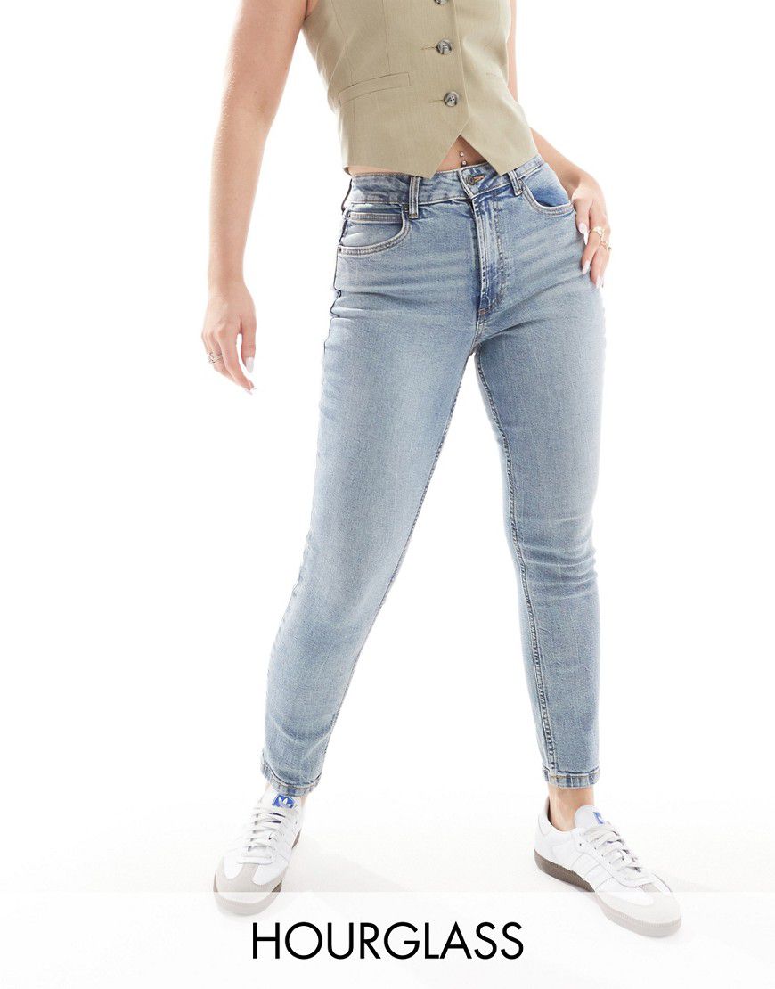 Hourglass - Jeans mom slim lavaggio medio - ASOS DESIGN - Modalova