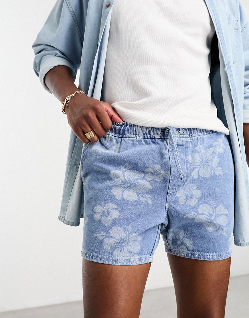 Pantaloncini di jeans taglio corto con stampa di fiori - ASOS DESIGN - Modalova