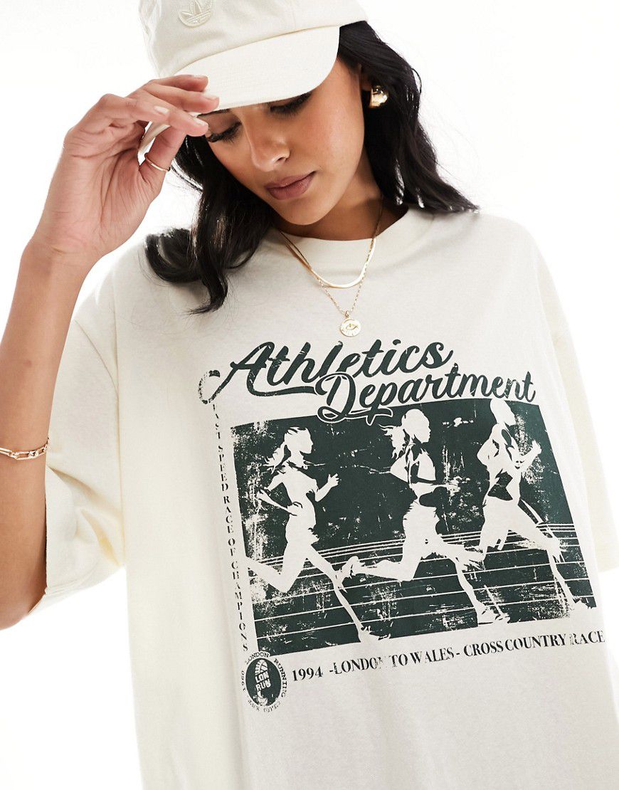 T-shirt boyfriend testurizzata color crema con grafica "Athletics Department" - ASOS DESIGN - Modalova