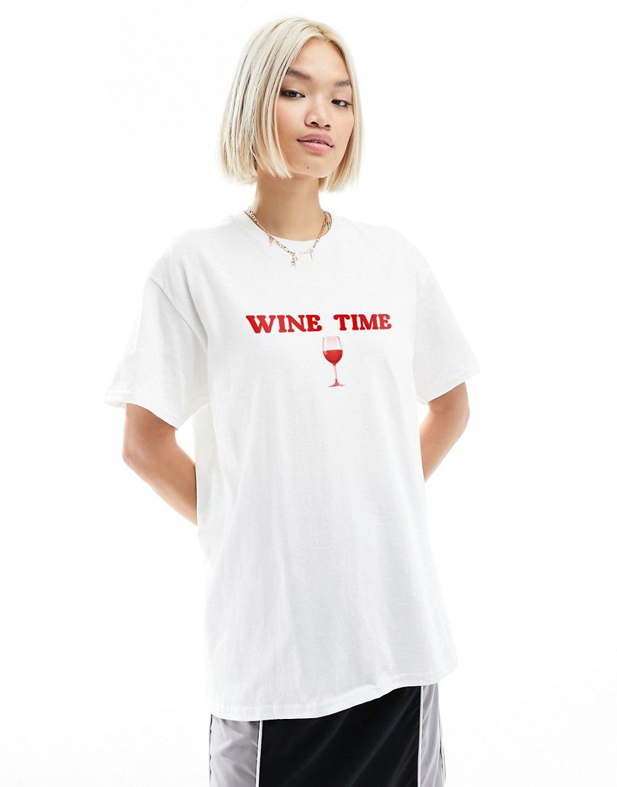 T-shirt oversize bianca con grafica "Wine" - ASOS DESIGN - Modalova