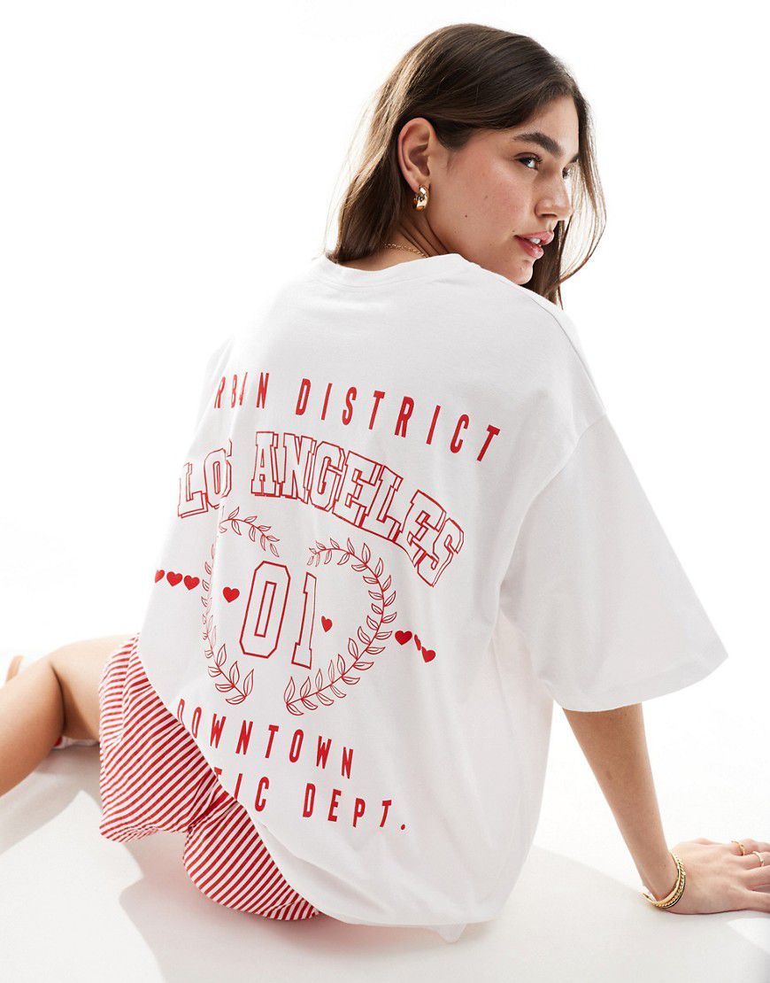 T-shirt oversize bianca con stampa grafica "Urban District LA" - ASOS DESIGN - Modalova
