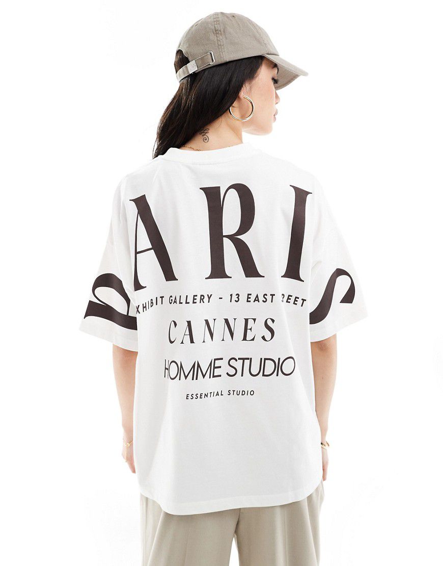 T-shirt oversize color crema con grafica con scritta "Paris" sovrapposta sul retro - ASOS DESIGN - Modalova