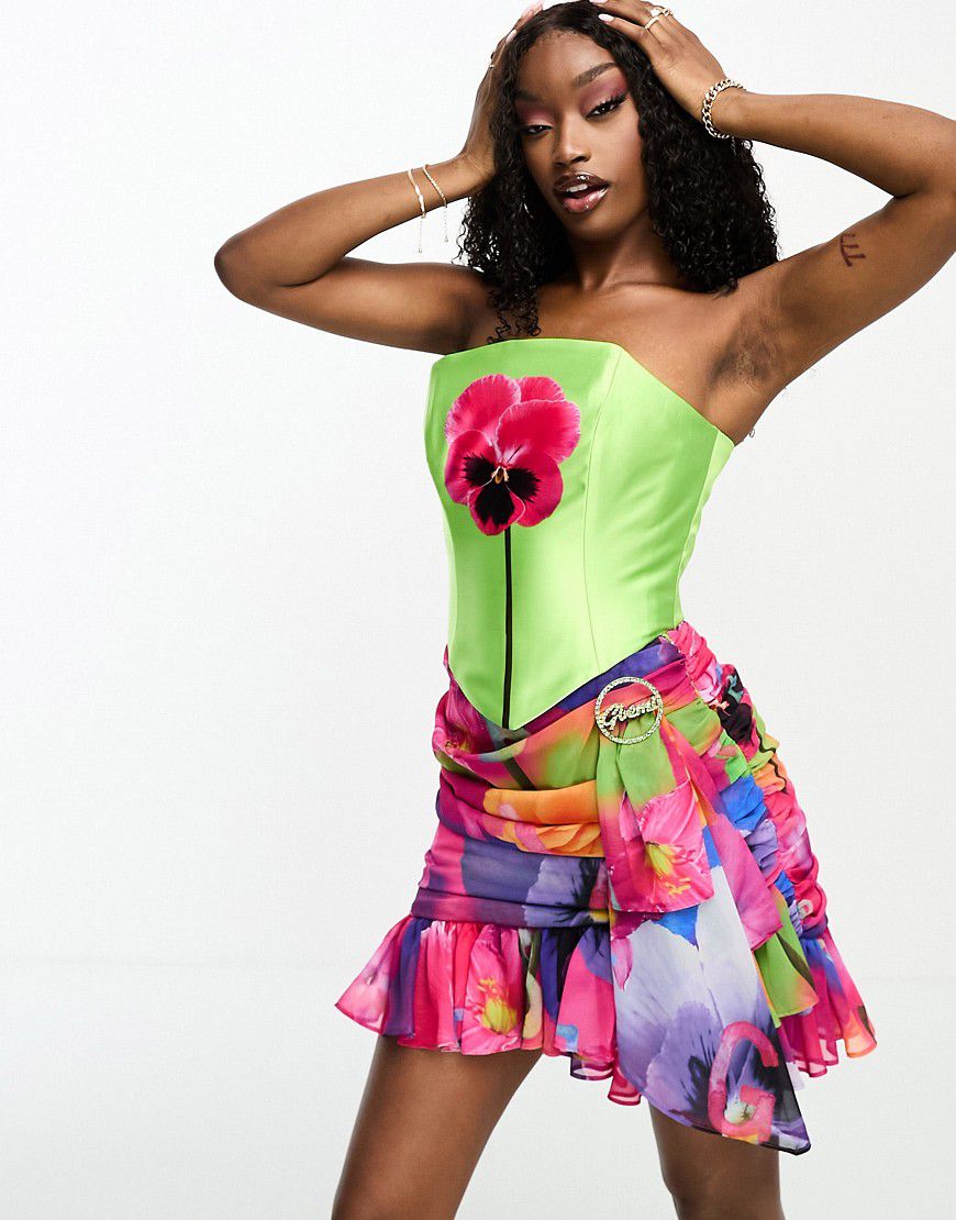 Mia - Top a corsetto in raso fluo con fiore - Gbemi - Modalova