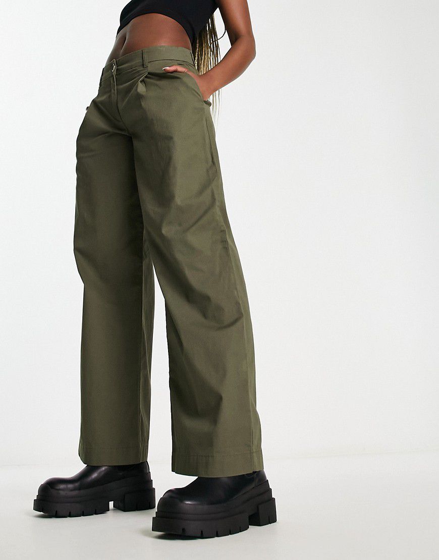 Pantaloni con fondo ampio color kaki - Monki - Modalova