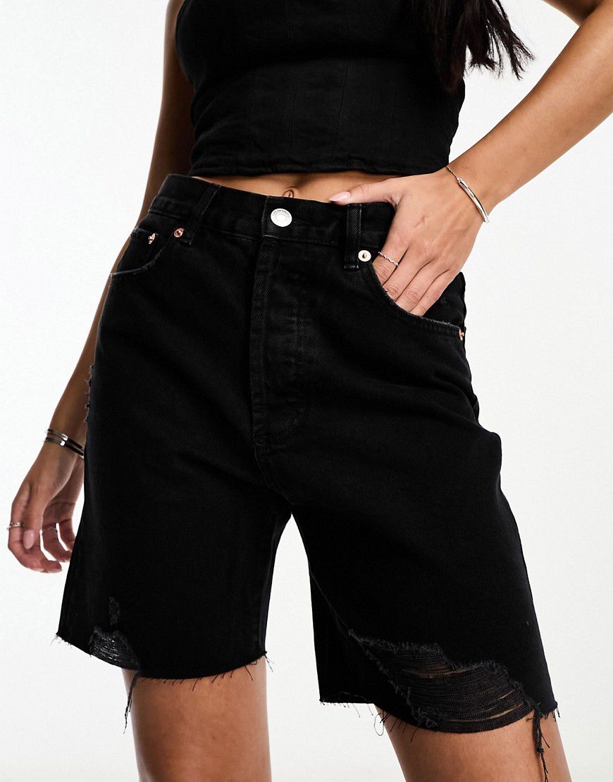 Pantaloncini di jeans neri taglio lungo con strappi - Mango - Modalova