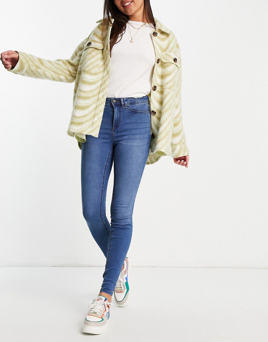 Callie - Jeans skinny a vita alta lavaggio azzurro - Noisy May - Modalova