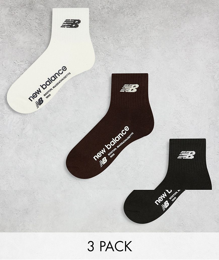 Confezione da 3 paia di calzini corti nero, marrone e bianco con logo lineare - New Balance - Modalova