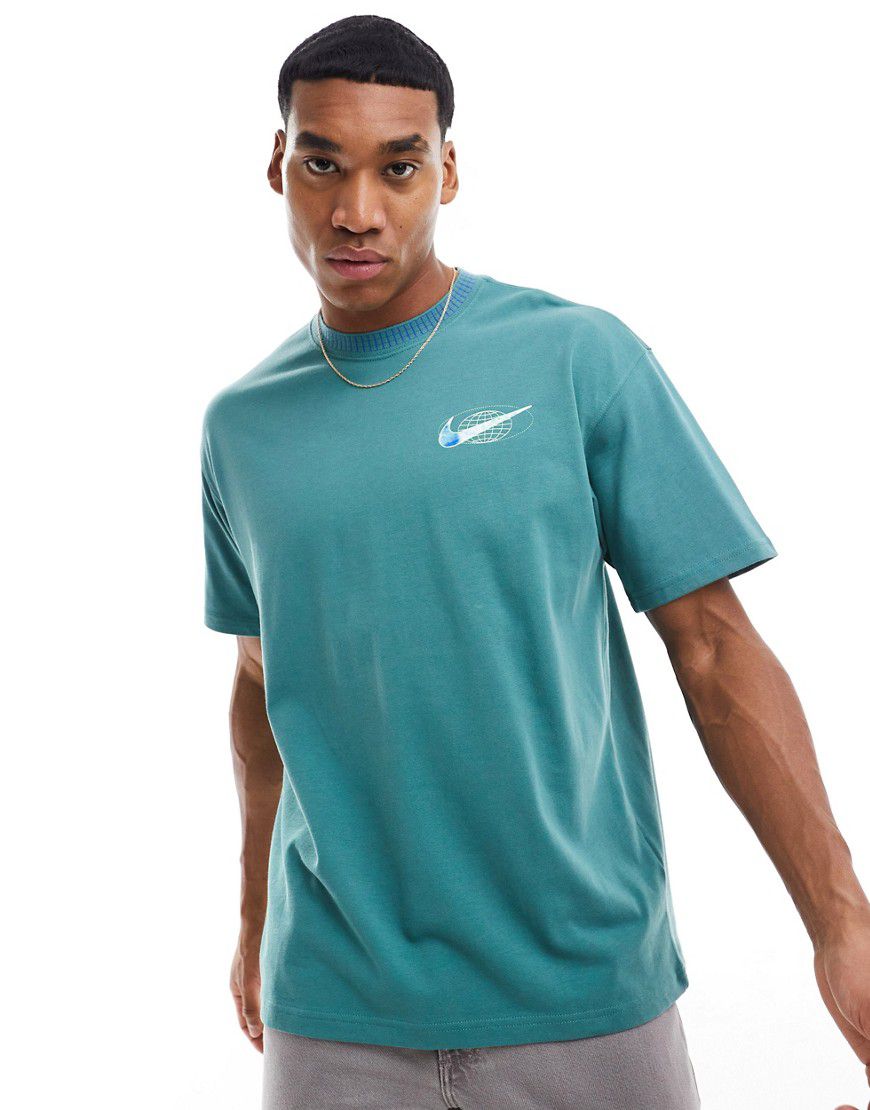T-shirt scuro con logo sul petto - Nike - Modalova