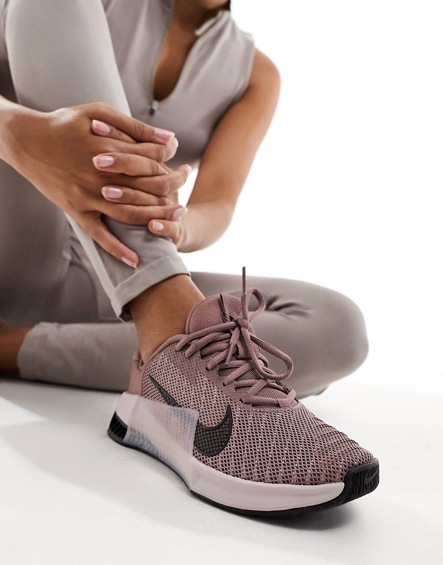 Metcon 9 - Sneakers color grigio e malva sfumato - Nike Training - Modalova