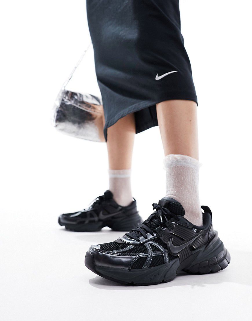 V2K Run - Sneakers nere e grigio chiaro - Nike - Modalova