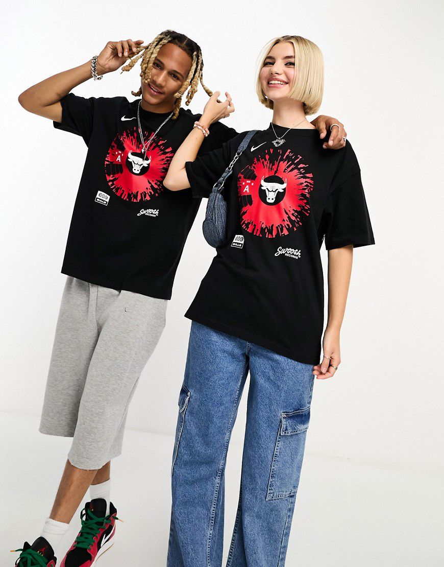 NBA Chicago Bulls - T-shirt unisex nera con logo e grafica Records Stereo - Nike Basketball - Modalova