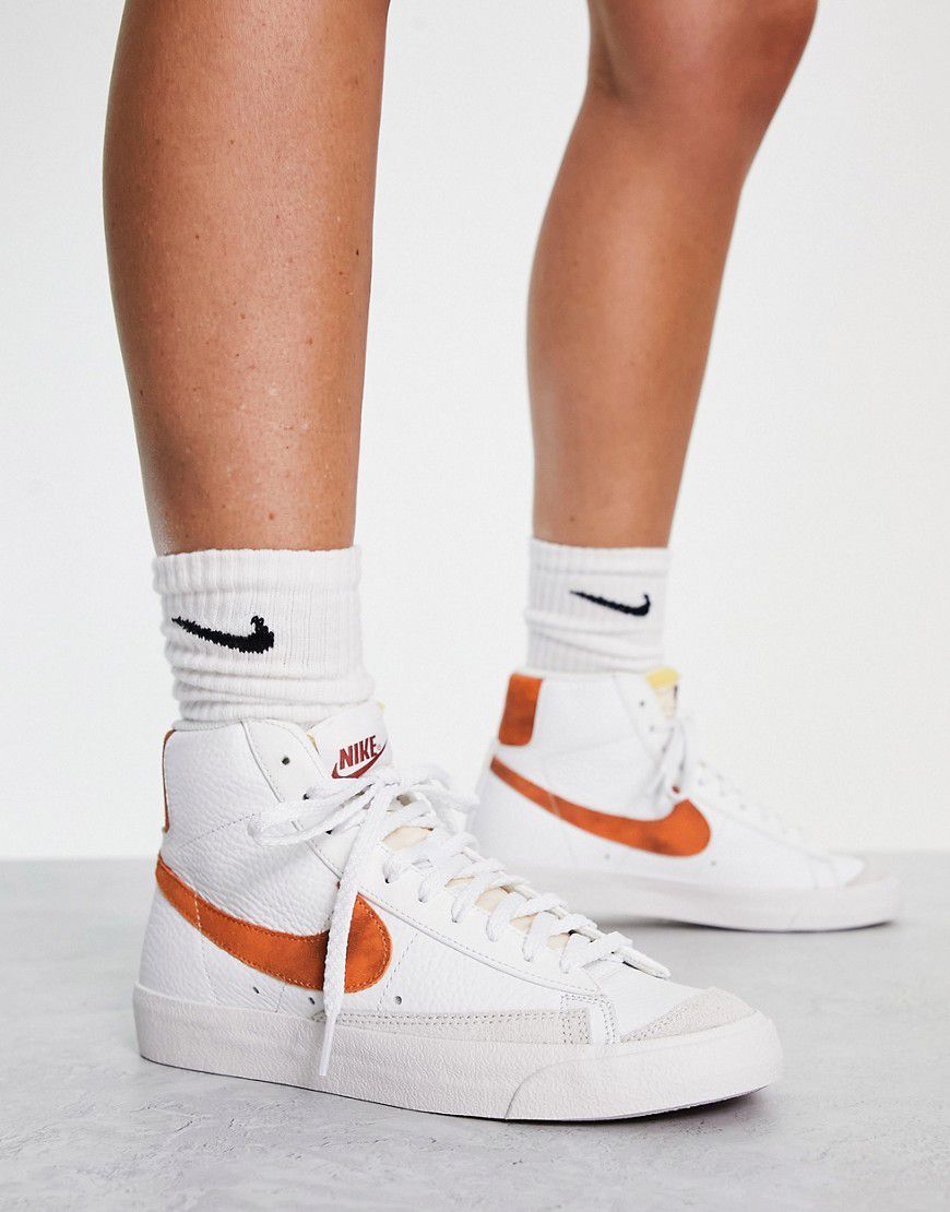 Blazer Mid 77 Vintage - Sneakers bianche e marroni effetto marmo - Nike - Modalova