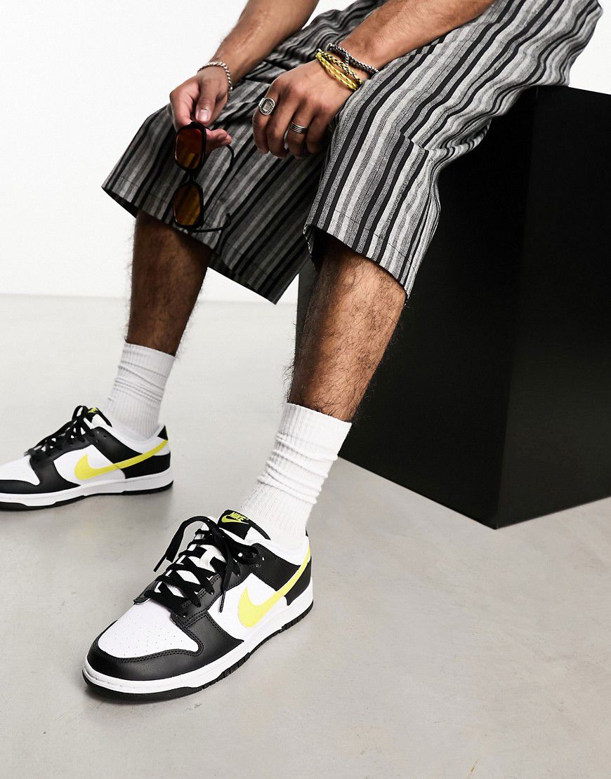 Dunk Low - Sneakers rétro nere e gialle - Nike - Modalova