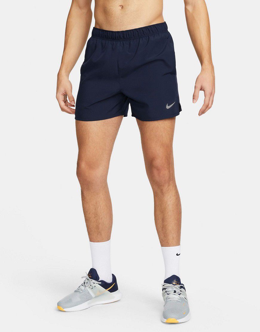 Dri-Fit Challenger - Pantaloncini blu navy da 5" - Nike Running - Modalova