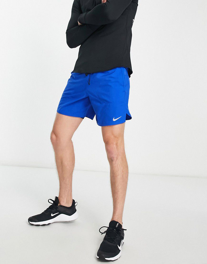 Stride - Pantaloncini da 7" 2 in 1 - Nike Running - Modalova