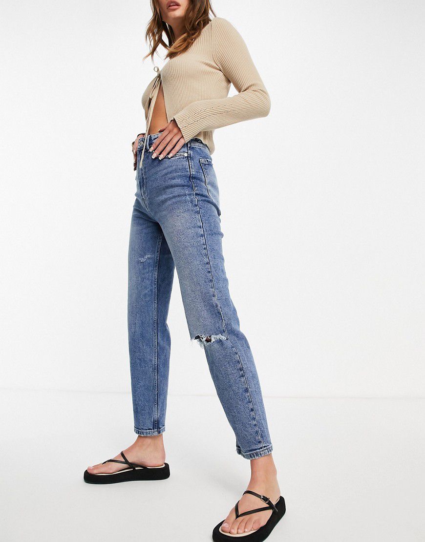 Mom jeans slim in cotone elasticizzato con strappi medio - MBLUE - Stradivarius - Modalova