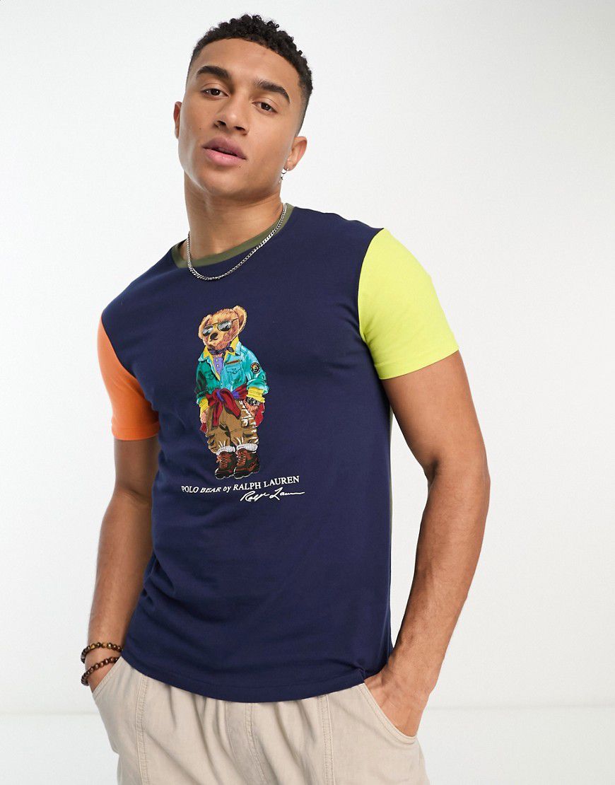 T-shirt blu navy colorblock con stampa di orso stile outdoor - Polo Ralph Lauren - Modalova