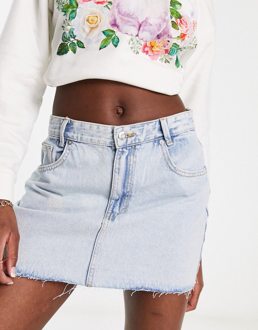 Minigonna di jeans chiaro - Pull & Bear - Modalova