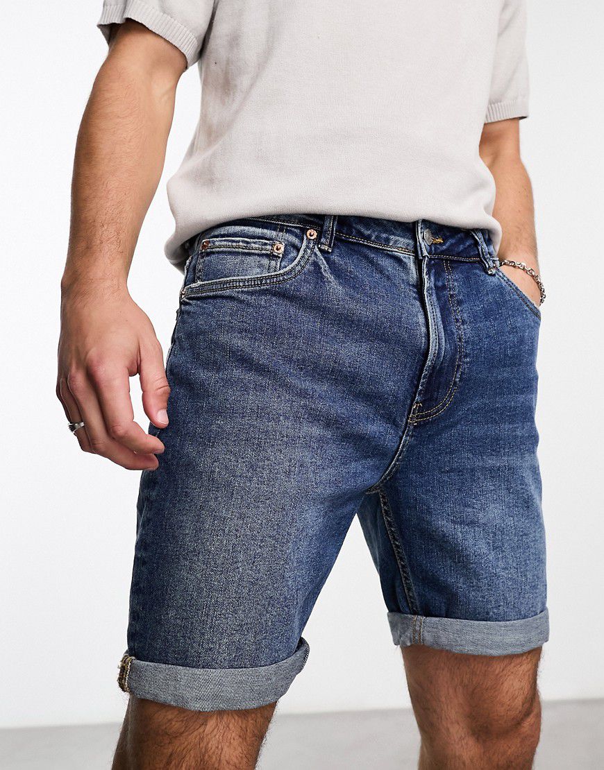 Pantaloncini di jeans slim fit scuro - Pull & Bear - Modalova
