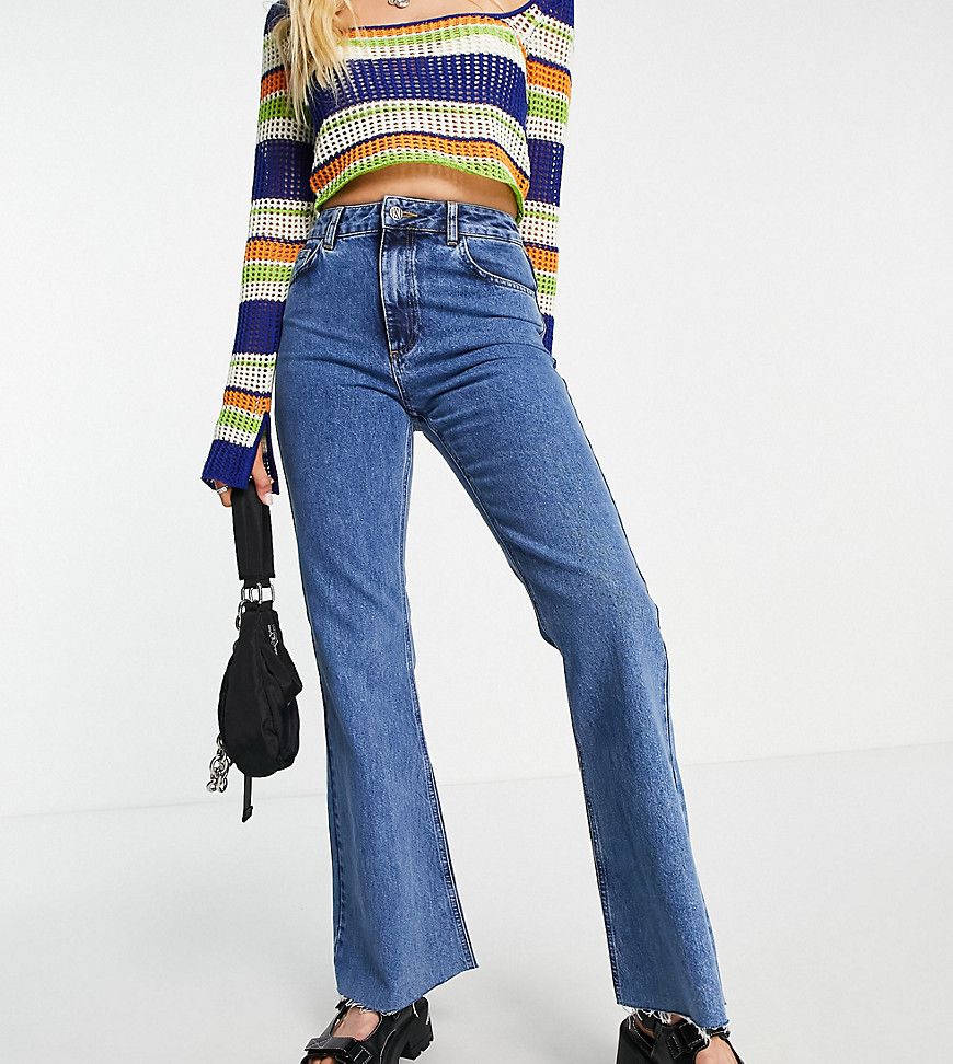 Inspired - Jeans a zampa stile anni '99 medio - Reclaimed Vintage - Modalova