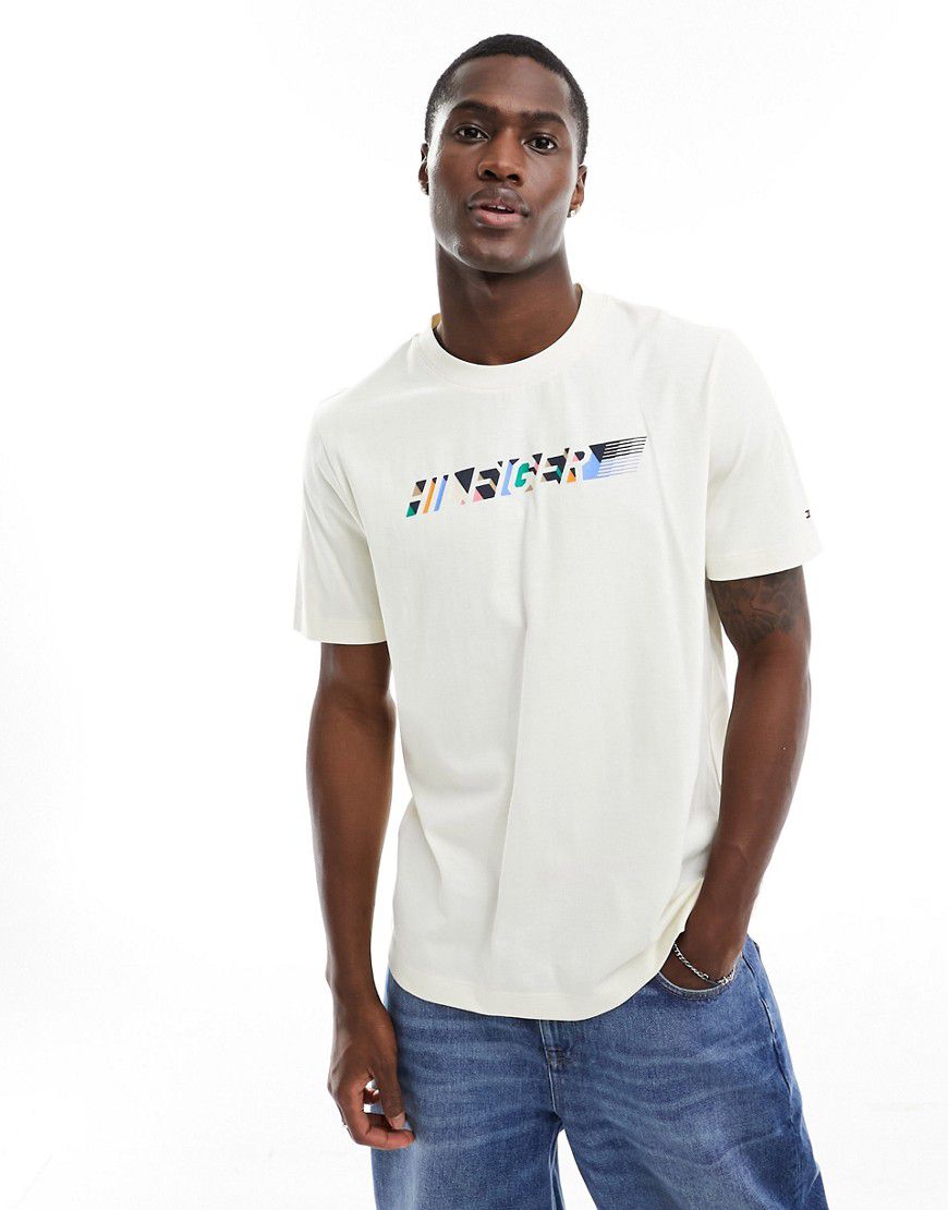 T-shirt color crema con scritta "Hilfiger" multicolore - Tommy Hilfiger - Modalova
