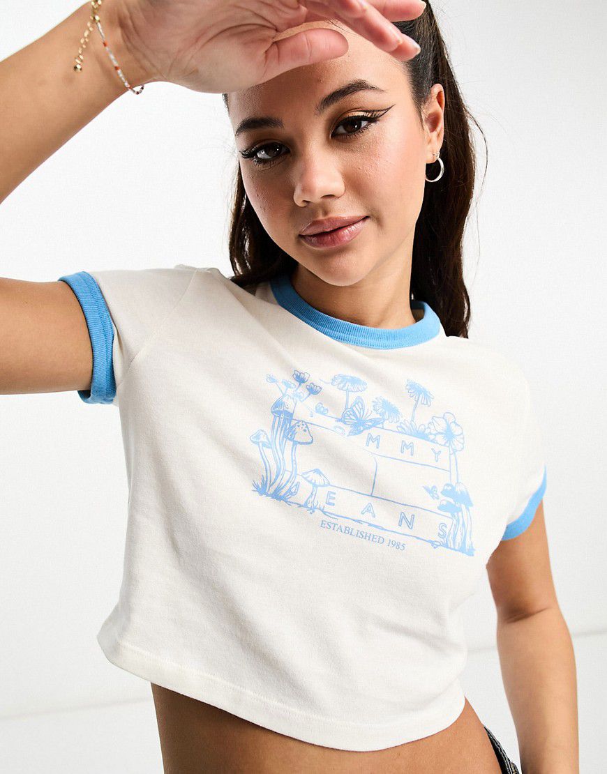 T-shirt corta ristretta bianca con stampa e logo - Tommy Jeans - Modalova