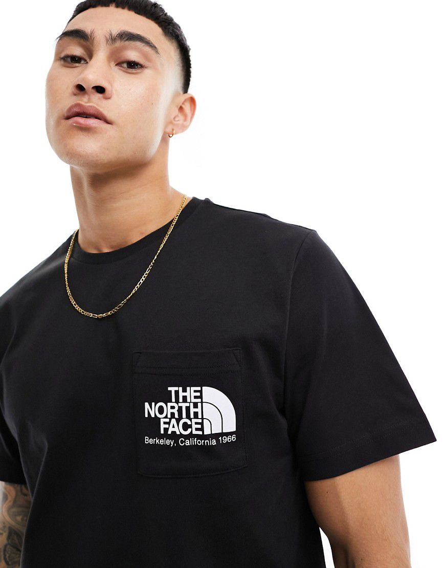 Berkeley California - T-shirt nera con tasca - The North Face - Modalova