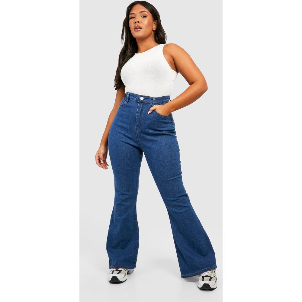 Jeans a zampa Plus Size in denim - boohoo - Modalova