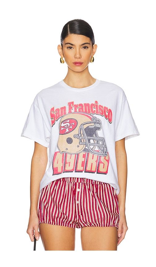 Ers Throwback Helmut Tee in . Size M, XL/1X - Junk Food - Modalova