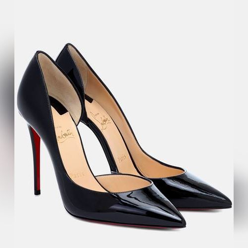 Louboutin heels best sale black pumps